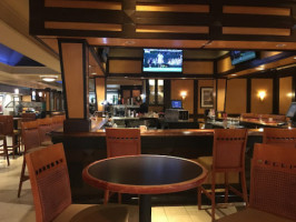 Bluefin Grille inside