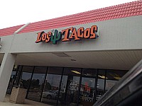 Los Tacos outside