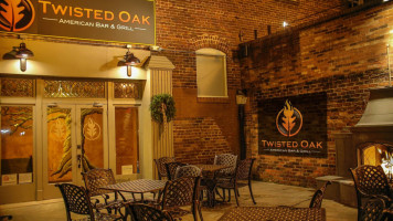 Twisted Oak American Grill inside