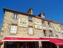 Auberge Du Lassay Les Chateaux food