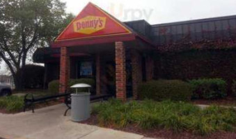 Denny's outside