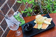 Bistro on Cinders food