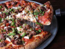 Glass Nickel Pizza Co. Wausau-rib Mountain food