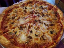 Riverview Pizzeria food