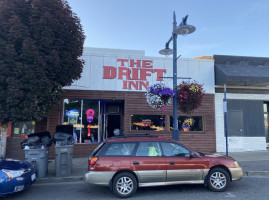 The Drift Inn outside