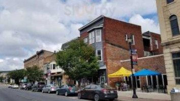 Tamaqua Chili Dog outside