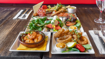 Aqui Tapas food