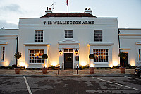 Wellington Arms outside