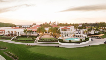 La Costa Resort Member Lounge outside