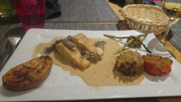 Aux Platanes food