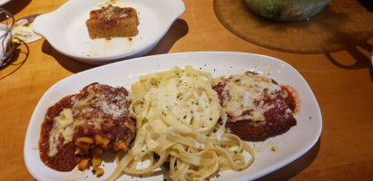 Olive Garden food