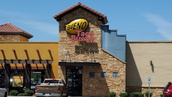 Taco Bueno inside