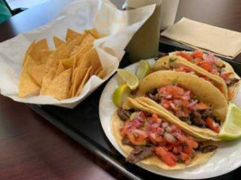 Victor's Taco Shop food