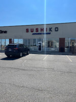 Sushiko outside