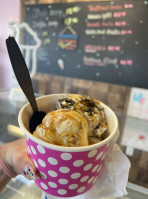 Sprinkles Scoops Ice Cream Shop food