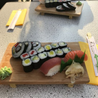 Busumo Sushi Bar food