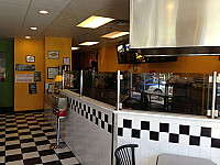 Zero's Subs outside