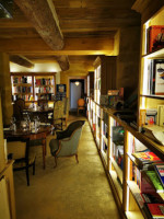 Librairie De L Boyer D'eguilles inside