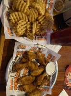 Hooters food