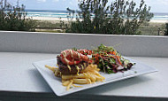 North Kirra Surf Club food