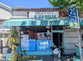 Taqueria La Familia outside