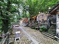 Grotto Bundi Alla Bellavista outside