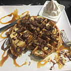 Creams Cafe food