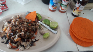 Mariscos Manolitos food