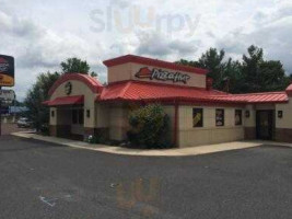 Pizza Hut outside