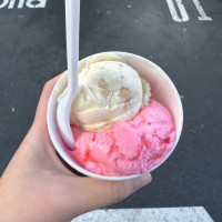 Silbermann's Ice Cream outside