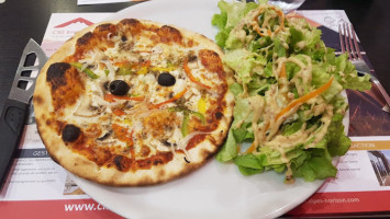 La Pizza Des Bains food