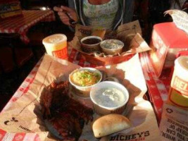 Dickey's Barbecue Pit food