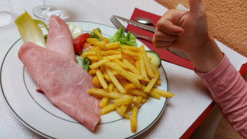 La Table Des Halles food