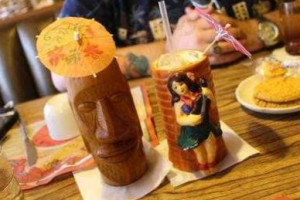 Tong's Tiki Hut food