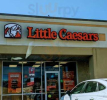 Little Caesars Pizza outside