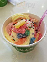 Peachwave Frozen Yogurt food