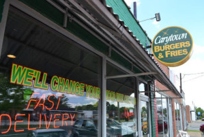 Carytown Burgers Fries Lakeside outside