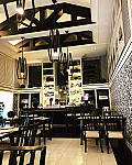 Romulo Cafe inside