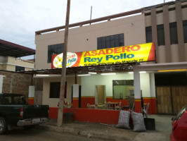 Asaderos Rey Pollo outside