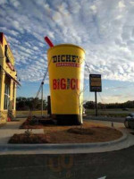 Dickey's Barbecue Pit outside