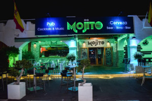 Mojito Beach Aguadulce inside