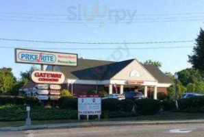 Blondies Diner outside