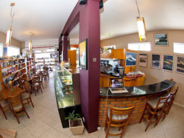 Cafe Livraria Da Villa inside