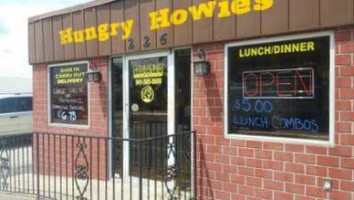 Hungry Howie's outside