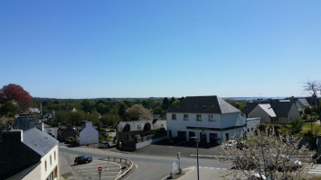 Hôtel Aux Cerisiers outside