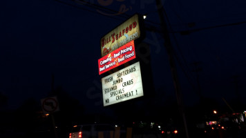 Bill's Seafood and Catering Co. outside