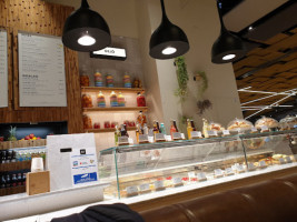 Strada By It food