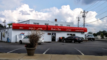 Back's Delctsn Drive-thru outside