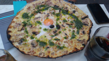 La Pizz' Chez Pik'anto food