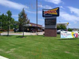 Sonic Drive-in outside